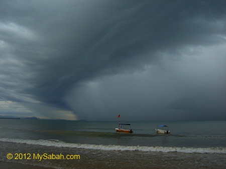 heavy rain at Tanjung Aru Beach