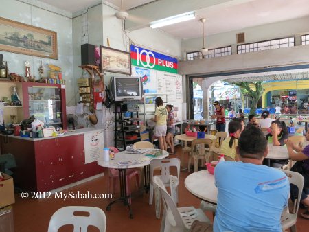 inside Kedai Kopi Loi Hin