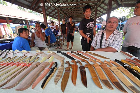 machetes of Bajau