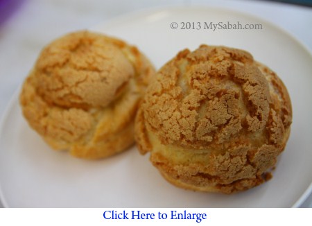 close-up of cream puff
