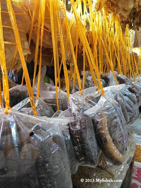 dried sea cucumbers in Tanjung Market