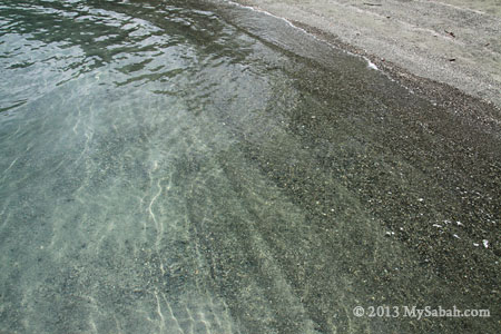 sand of Tumunong Hallu Beach