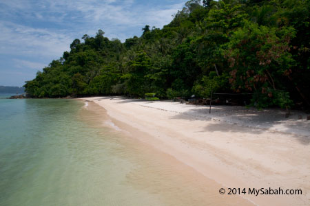 beach of Pulau Sepanggar