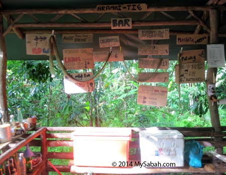 mini bar of Lupa Masa Jungle Camp