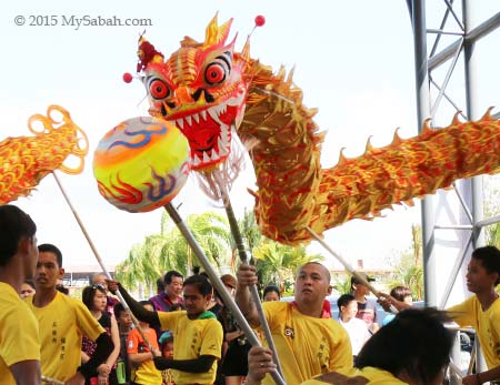 dragon dance