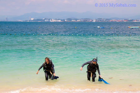 scuba divers on Mamutik