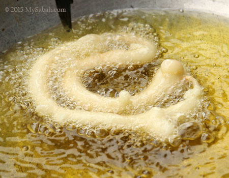 Koling-Koling in boiling oil