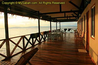 Mari Mari Dive Lodge in sunset