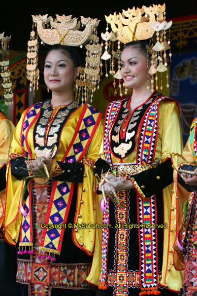 Bajau girls