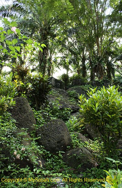 volcano boulders