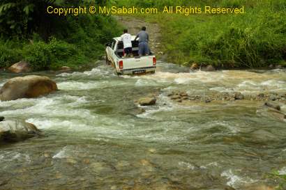 crossing river by 4WD