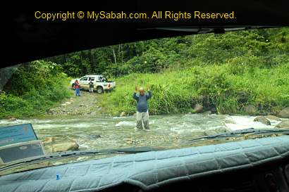 crossing river by 4WD