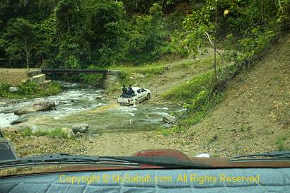 crossing river by 4WD