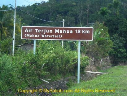 Signpost to Mahua Waterfall