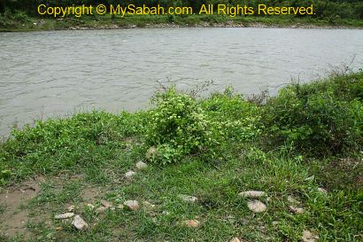 River where Batu Gong found