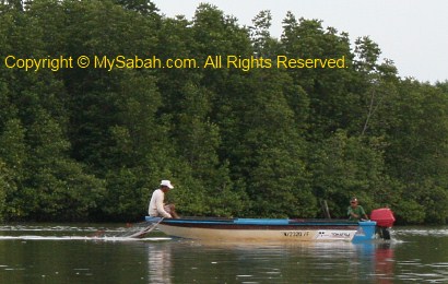 Fishermen in Mengkabong River