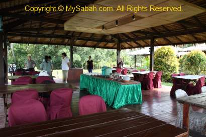 Tea break at Garama Base Camp