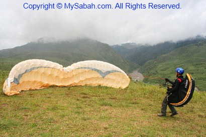 paragliding solo flight