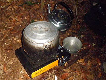 Portable cooking stove