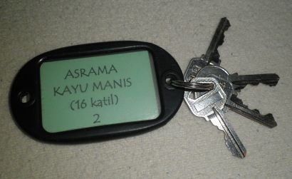 room keys of Kayu Manis Cabin