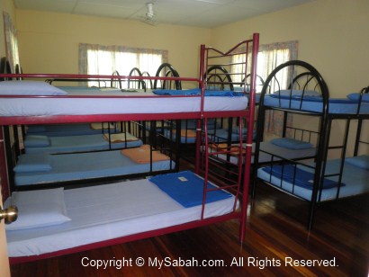 bunk beds: Kayu Manis Lodge (Asrama Kayu Manis)