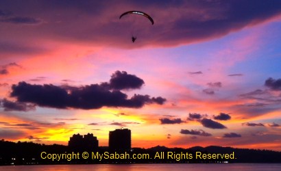 Paramotor in Likas Bay