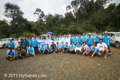 group photo of Center of Sabah Expedition team