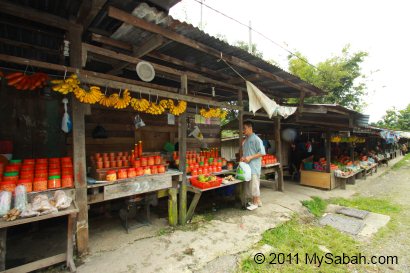 roadside stalls near Tambunan
