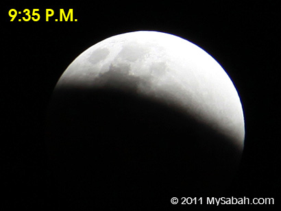 lunar eclipse at 9:35pm