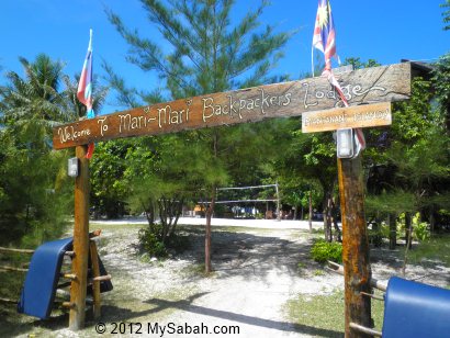 Mari-Mari Backpackers Lodge on Pulau Mantanani