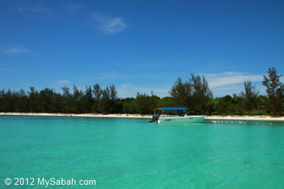 crystal clear sea of Mantanani Besar