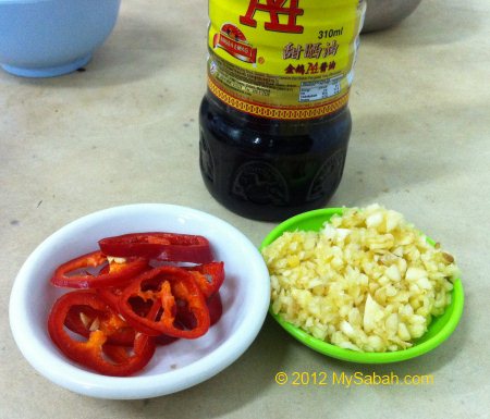 chopped chilli and minced garlic