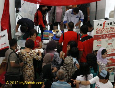 many people in Kota Kinabalu Food Festival