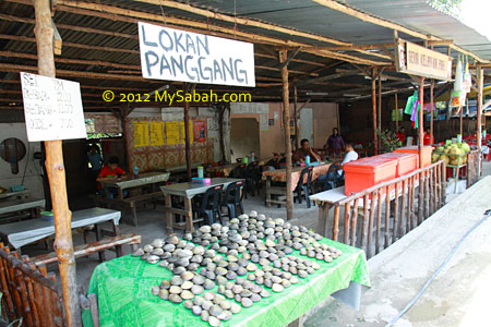 roadside stalls in Jalan Sulaman