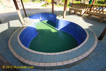 8-shape bath tub of Poring Hot Springs