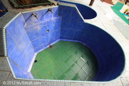 common bathtub of Poring Hot Springs