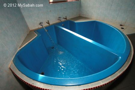 filling up bathtub with hot spring