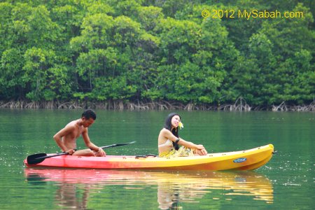 kayaking in Borneo Kelly Bays