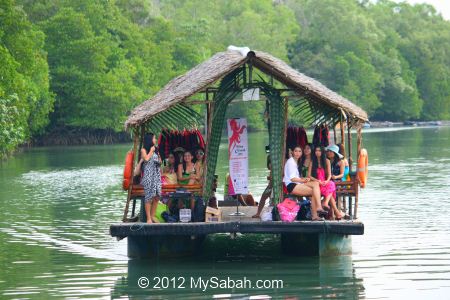 boat of Borneo Kelly Bays