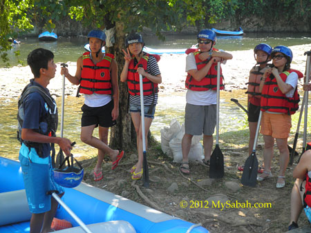 briefing before Kiulu White Water Rafting