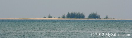 Pulau Kalampunian Besar (Sand Pit Island)