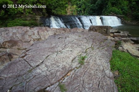 sandstone layer at Imbak Waterfall