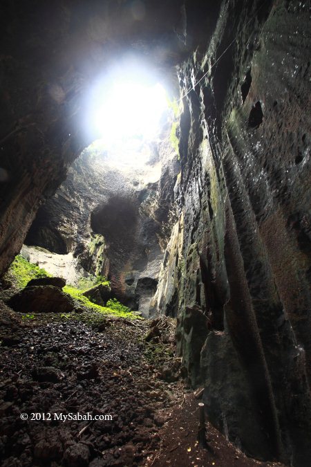 Simud Hitam (Black Cave)