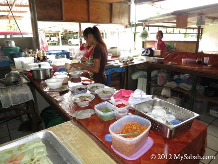 kitchen of Mee Sup Pipin