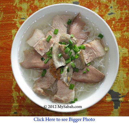 pork noodle soup / cucap mee fong