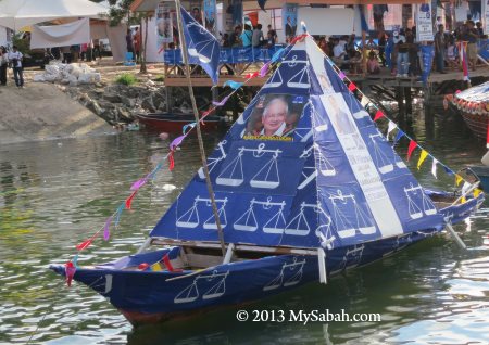 pyramid boat flags