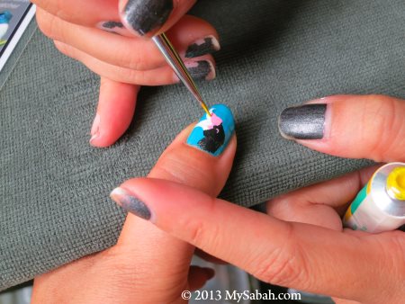 nail painting