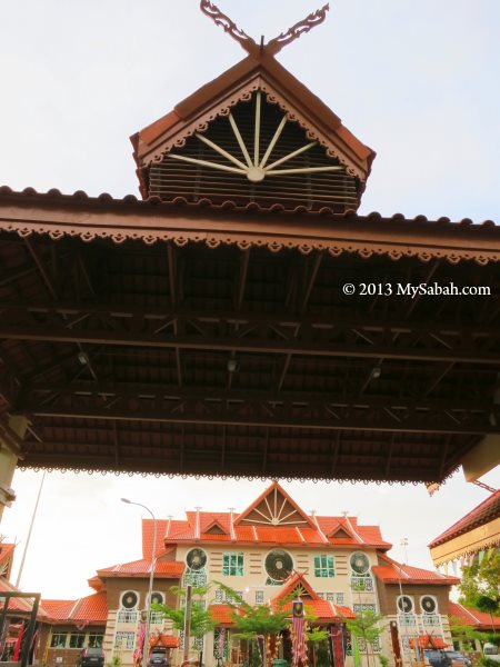 gate of Kompleks Jabatan Kebudayaan dan Kesenian Negara Sabah