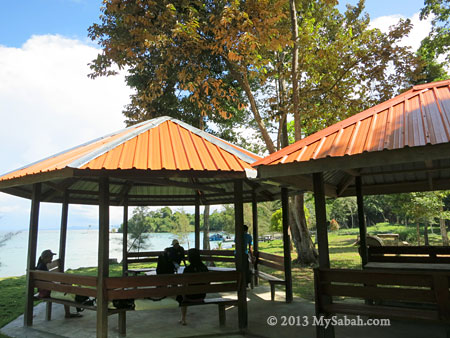 hut in Tumunong Hallu