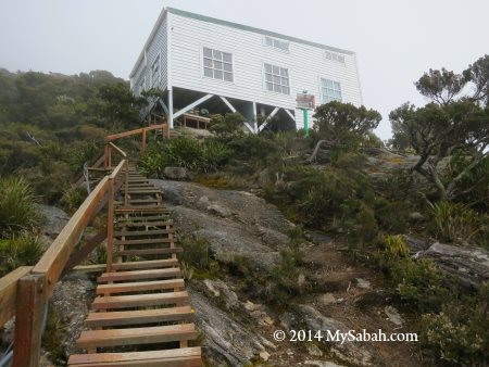 Pendant Hut